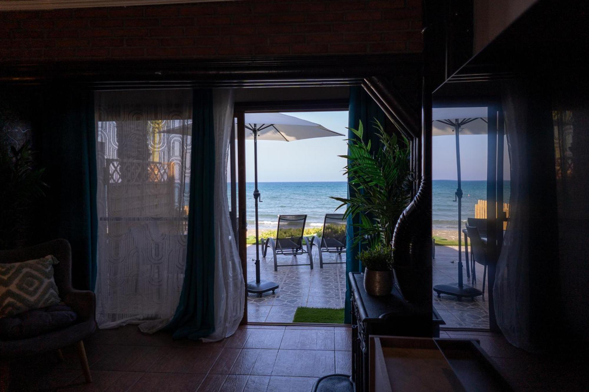 Beach House At Seafront Villa Meneou Ngoại thất bức ảnh